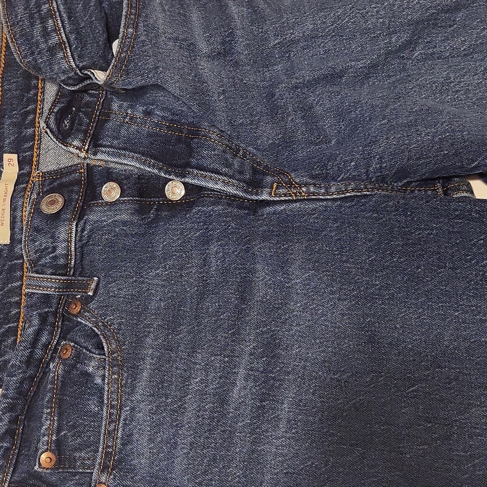 Women's Levi's Wedgie Straight Leg Jeans - Picture 2 of 7